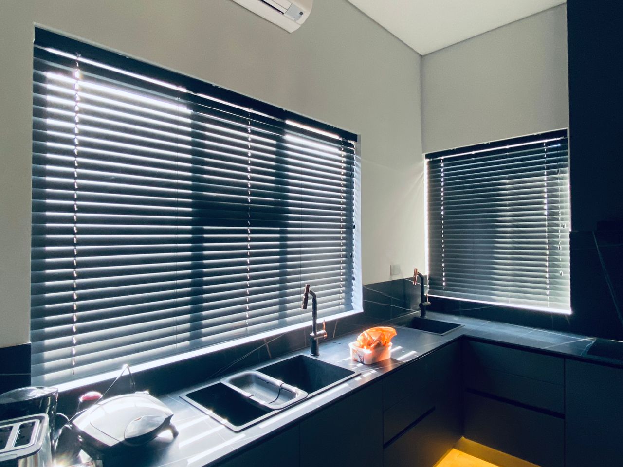 Aluminium Venetian Blinds View 3